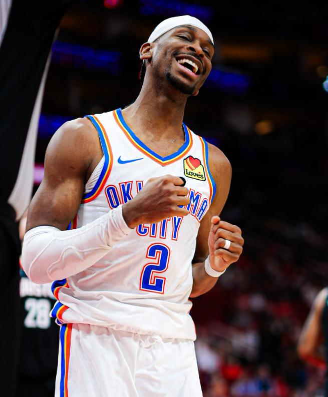 乐鱼体育app-亚历山大20+10刷爆神迹，兰德尔32分带不动华子，雷霆擒狼夺8连胜