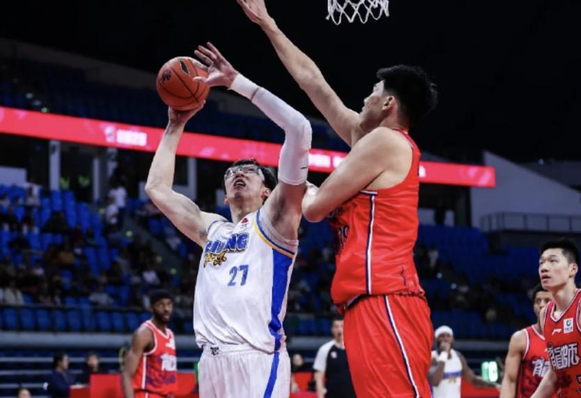 乐鱼体育比分-徐昕：面对周琦+麦基确实压力山大，有很多东西要向他们学习